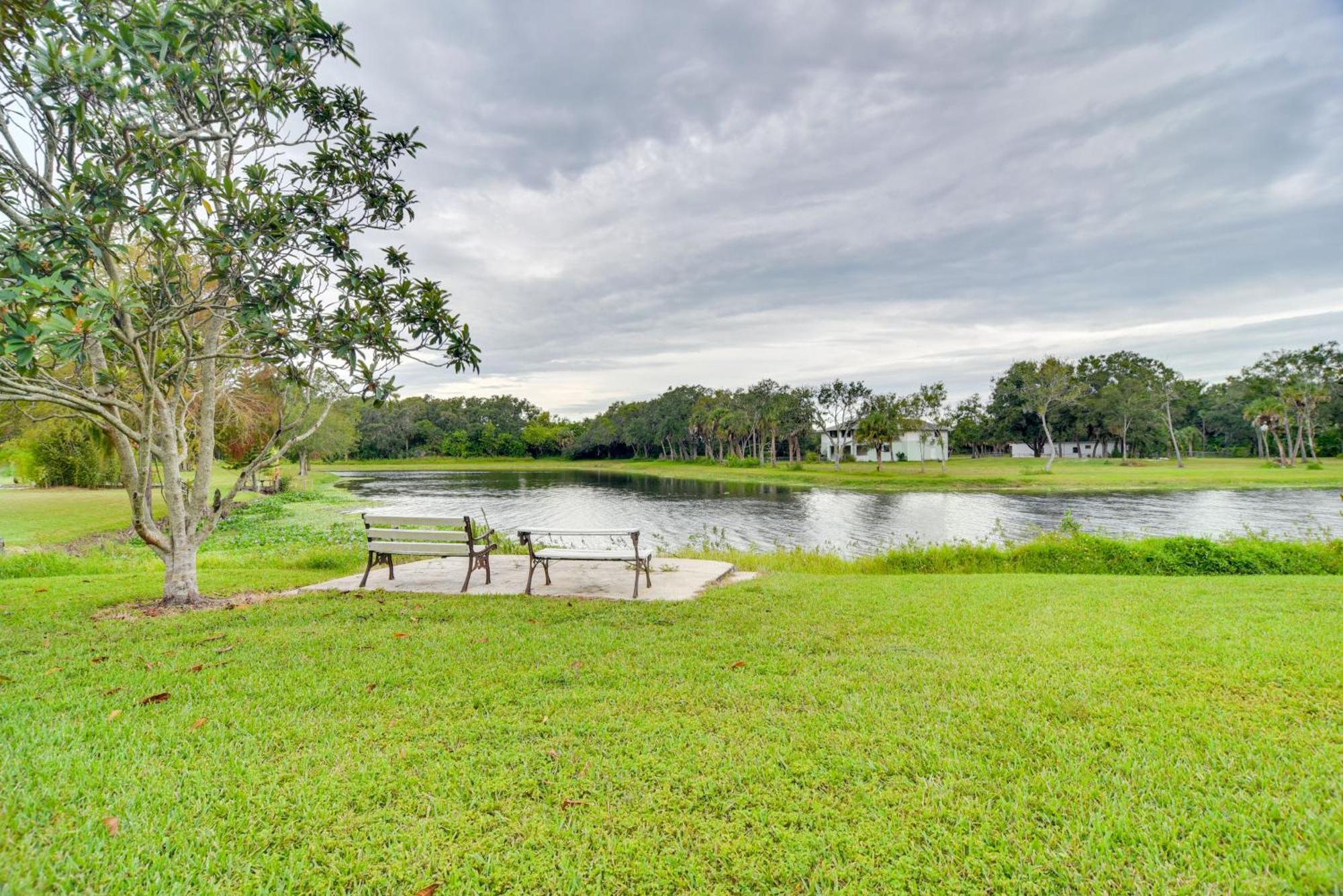 Sleek Largo Studio With Pond Less Than 7 Mi To Beach! Buitenkant foto